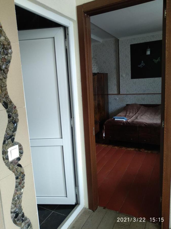 كازباجي Qusha Guesthouse Meeting In The Mountains And Views المظهر الخارجي الصورة