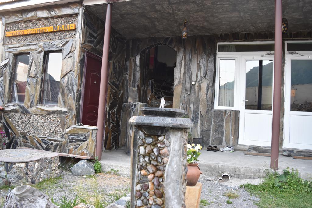 كازباجي Qusha Guesthouse Meeting In The Mountains And Views المظهر الخارجي الصورة