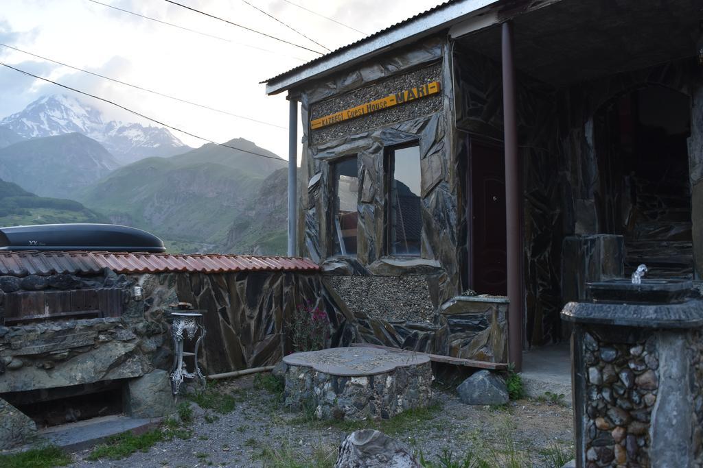 كازباجي Qusha Guesthouse Meeting In The Mountains And Views المظهر الخارجي الصورة