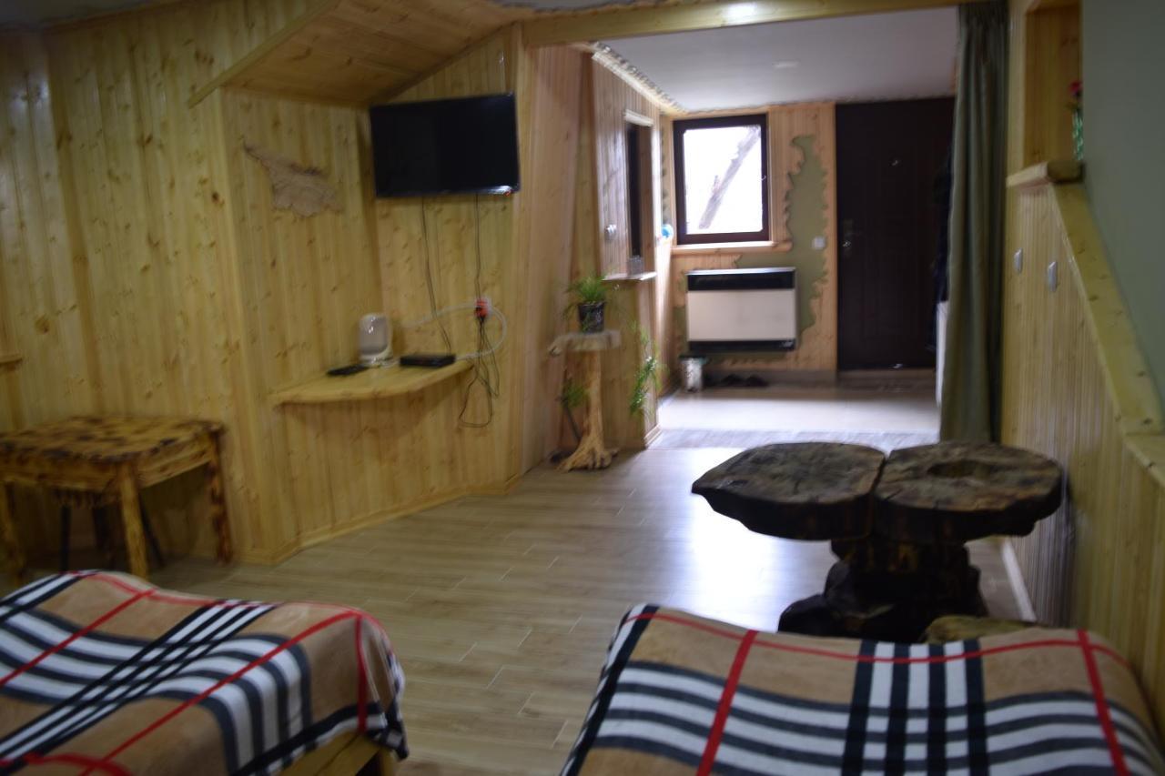 كازباجي Qusha Guesthouse Meeting In The Mountains And Views المظهر الخارجي الصورة